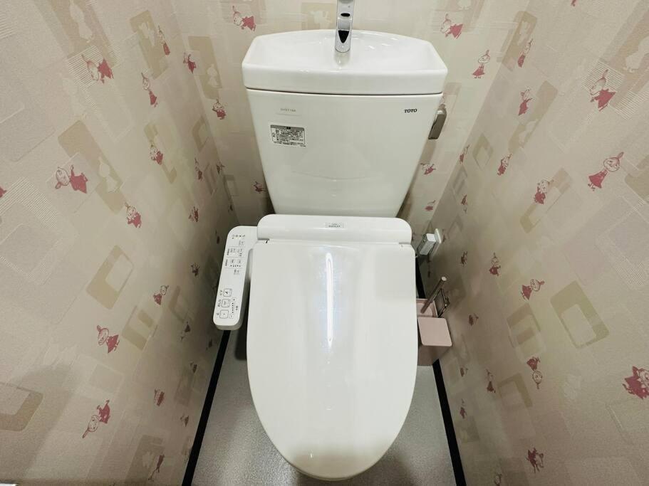 302 黒門市場1分!道頓堀まで徒歩8分!心斎橋まで徒歩9分 Apartment Ōsaka