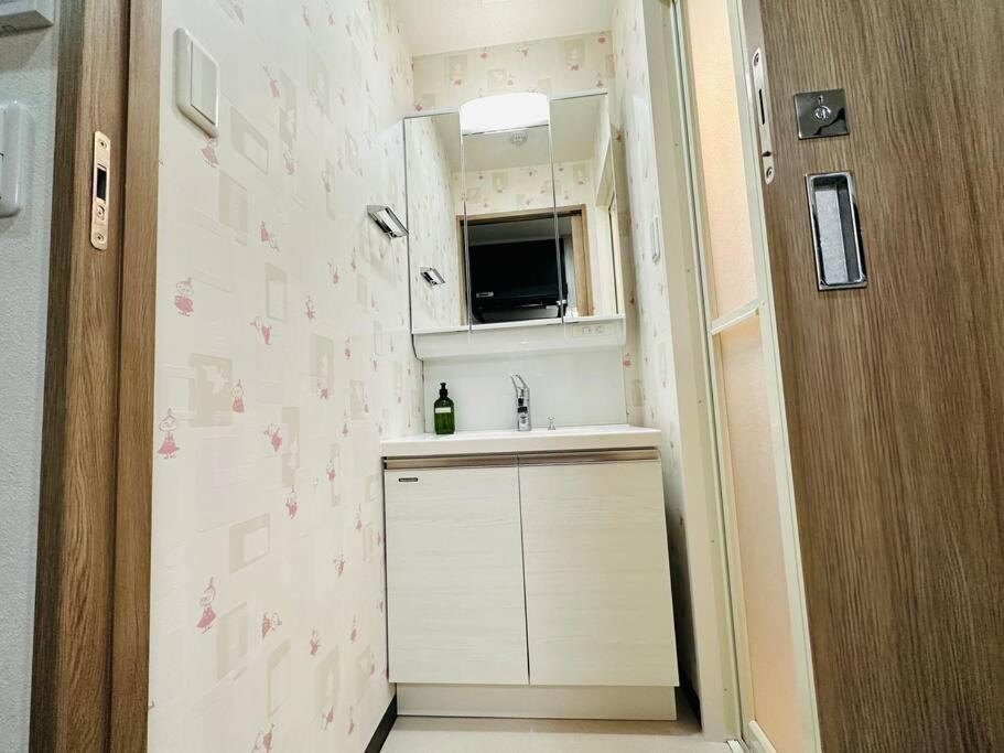 302 黒門市場1分!道頓堀まで徒歩8分!心斎橋まで徒歩9分 Appartamento *